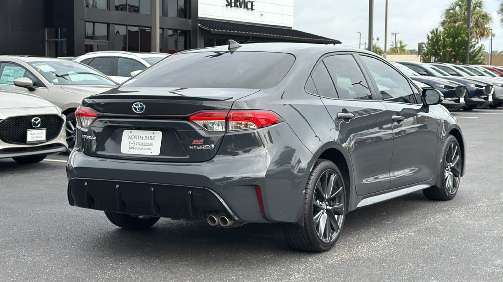 Used 2024 Toyota Corolla SE FWD image 4