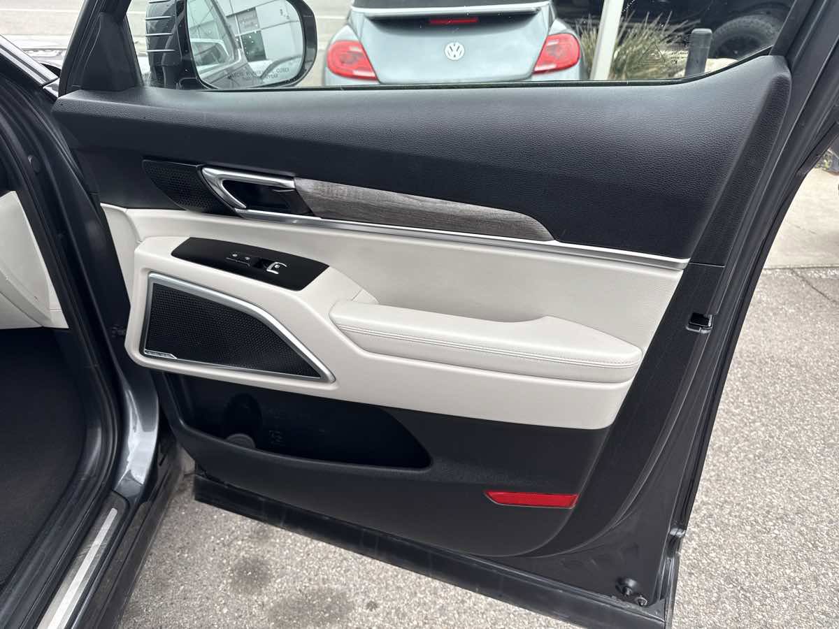 Used 2020 Kia Telluride SX w/ SX Prestige Package image 28