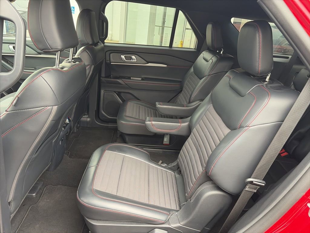 Used 2025 Ford Explorer ST-Line image 14