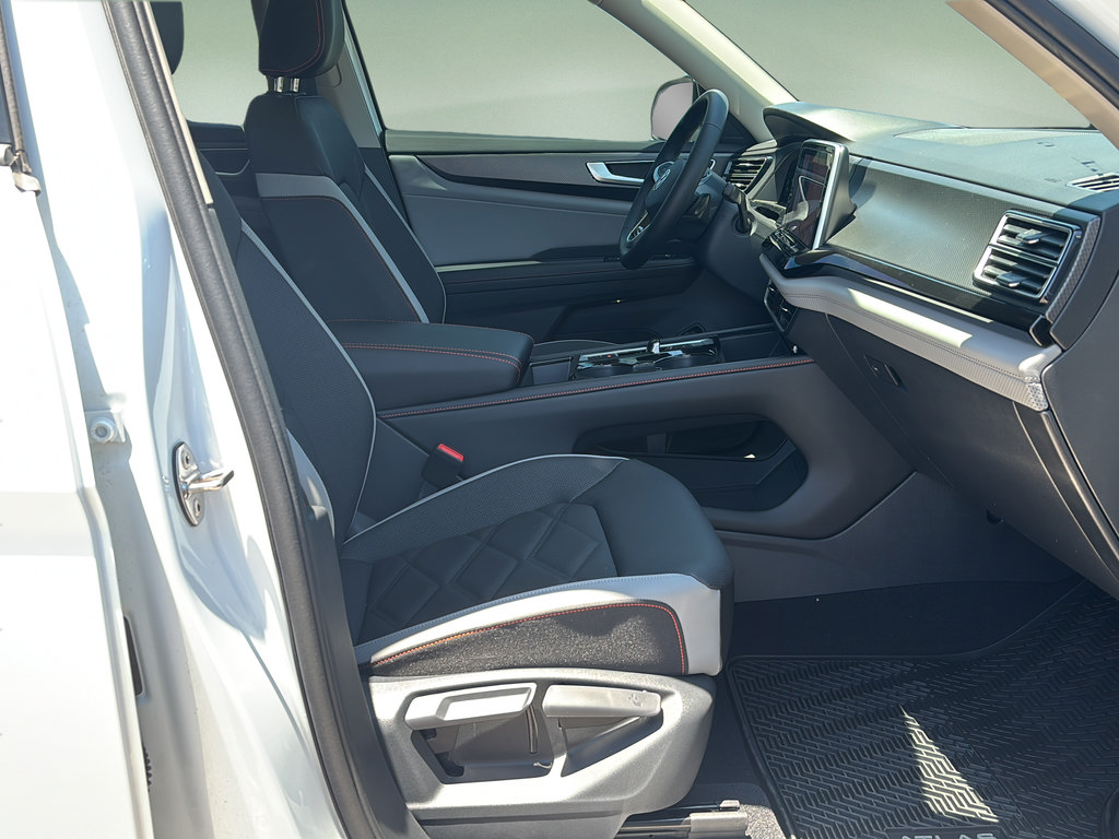 New 2026 Volkswagen Atlas Peak Edition AWD/4WD image 11
