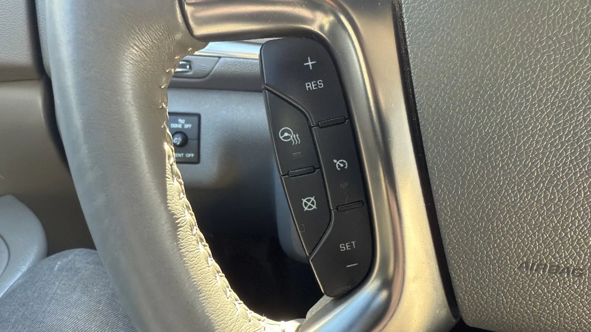Used 2016 Chevrolet Traverse LTZ AWD/4WD image 12