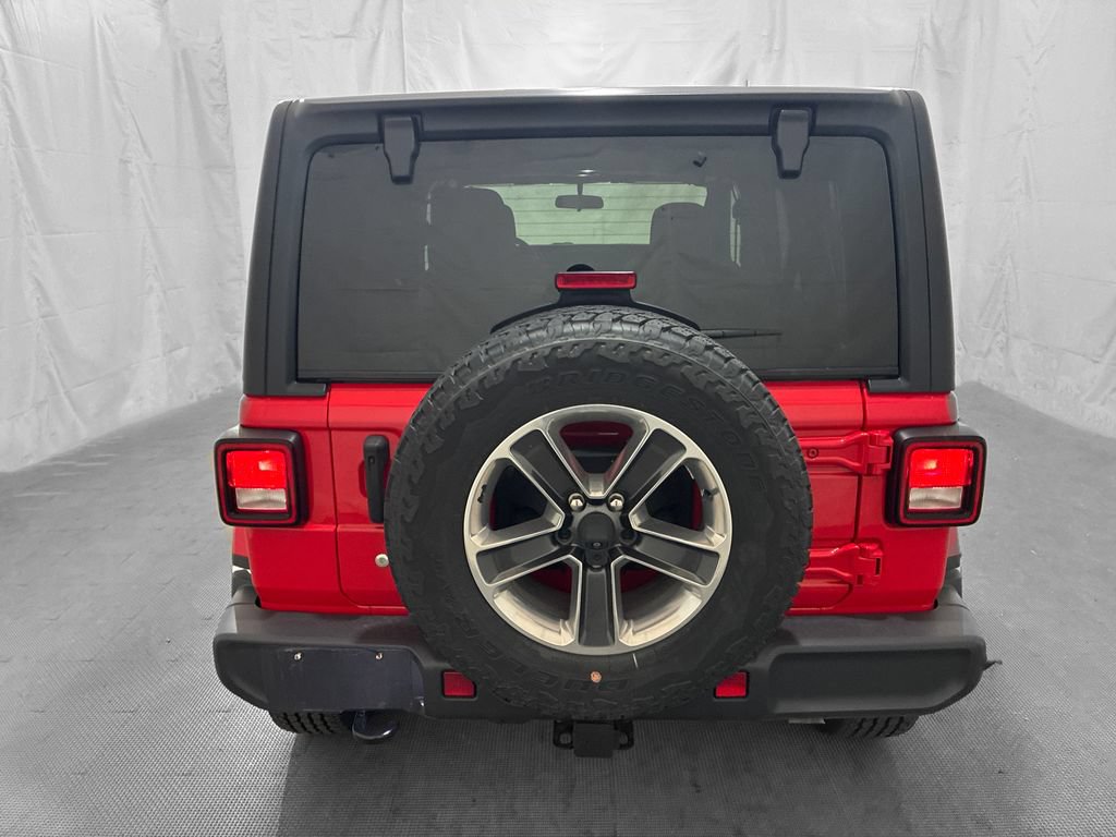 Used 2018 Jeep Wrangler Unlimited Sahara w/ Dual Top Group AWD/4WD image 5