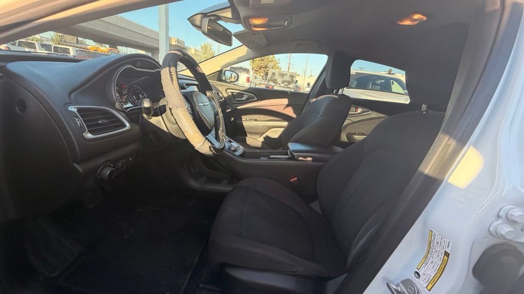 Used 2015 Chrysler 200 Limited w/ Convenience Group FWD image 6