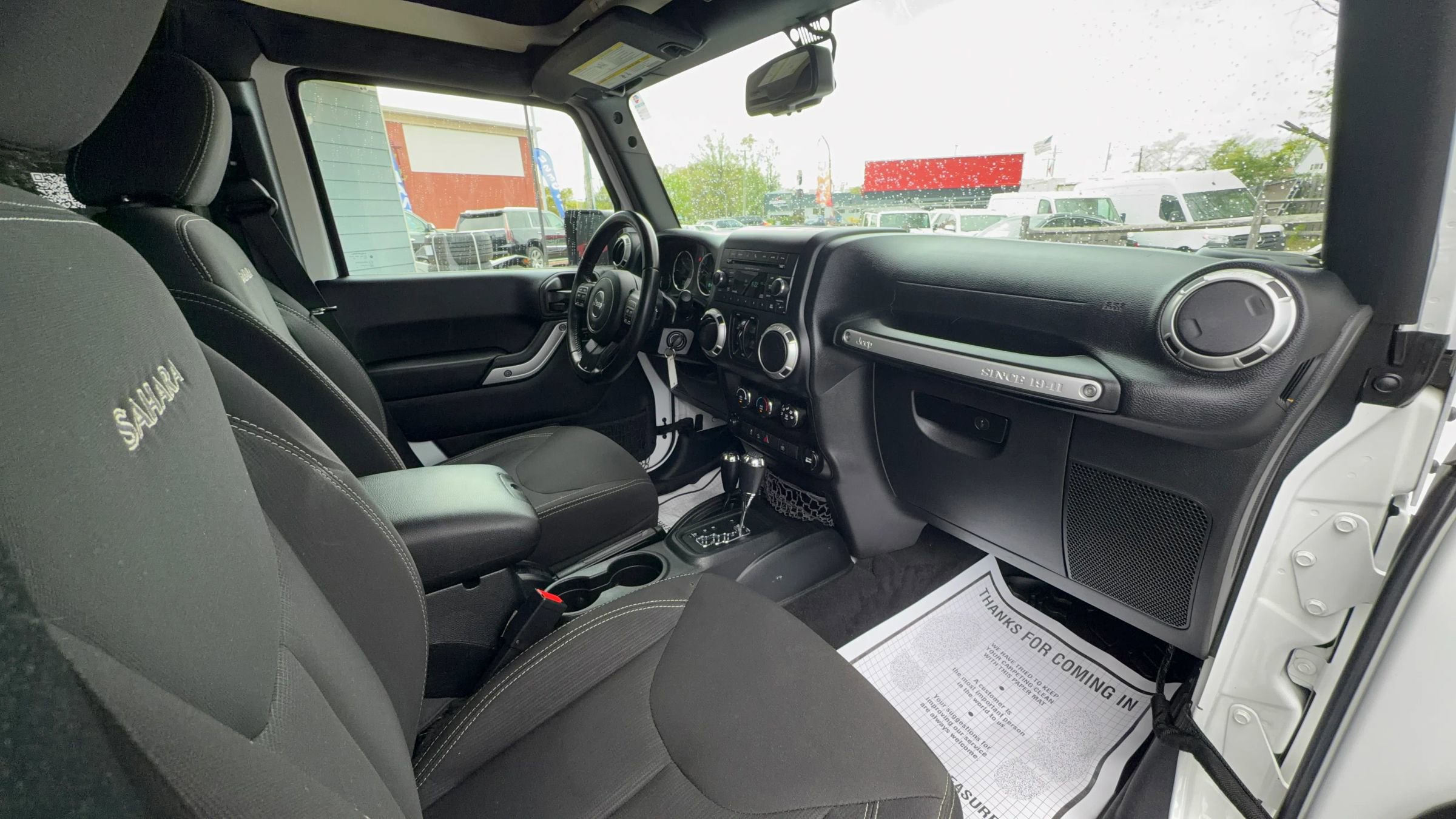 Used 2018 Jeep Wrangler Unlimited Sahara w/ Connectivity Group AWD/4WD image 30