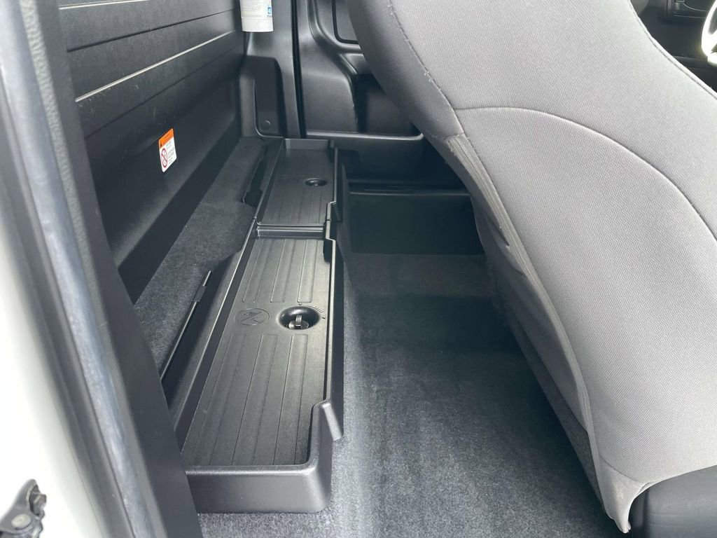 Used 2022 Toyota Tacoma SR image 43