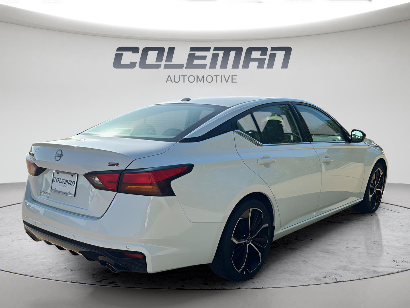 Used 2024 Nissan Altima 2.5 SR FWD image 8