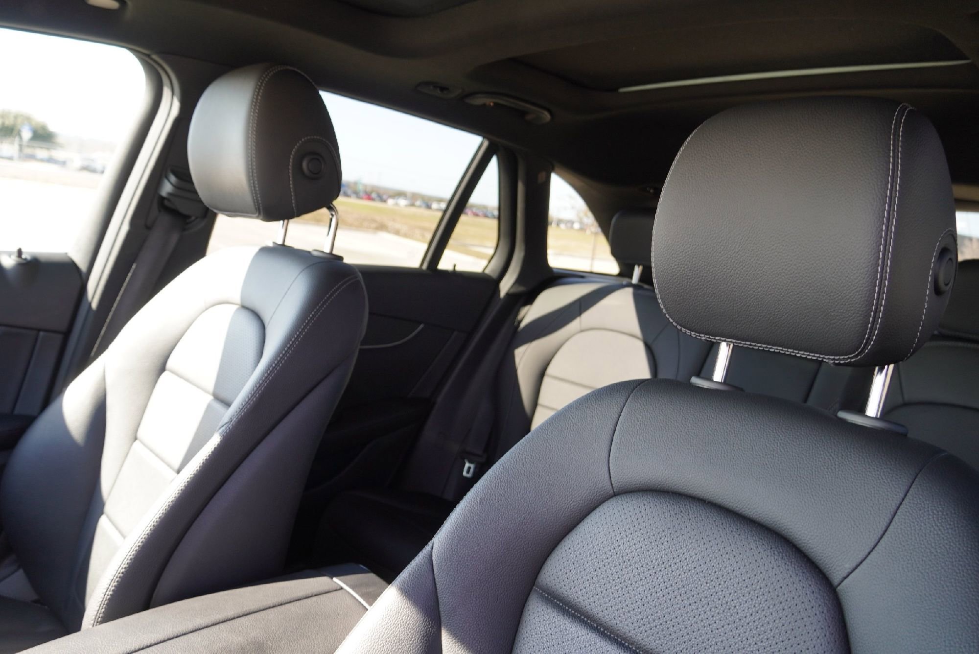 Used 2020 Mercedes-Benz GLC 300 4MATIC image 10