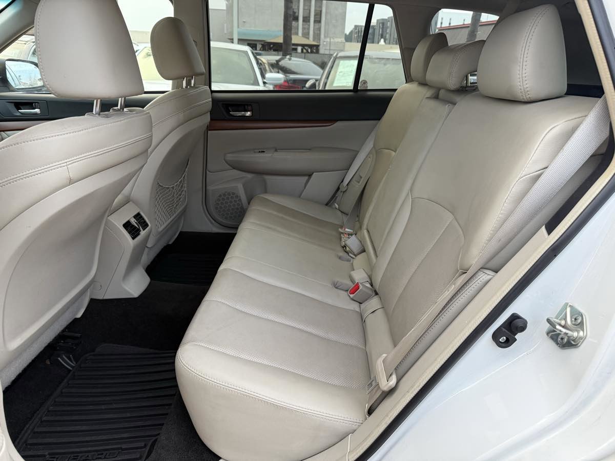 Used 2014 Subaru Outback 2.5i Limited image 12