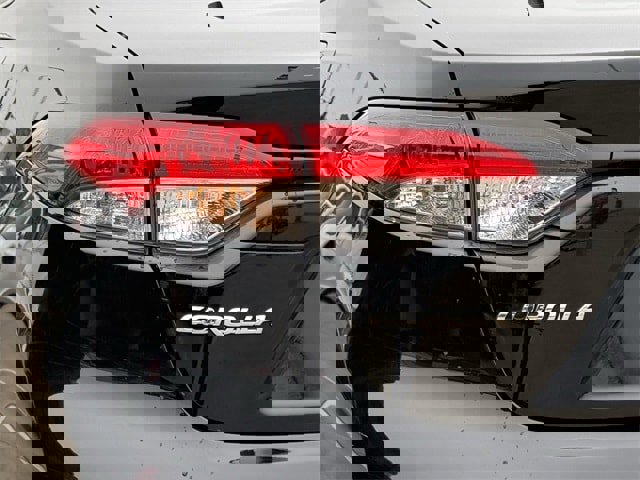 Used 2025 Toyota Corolla LE image 6