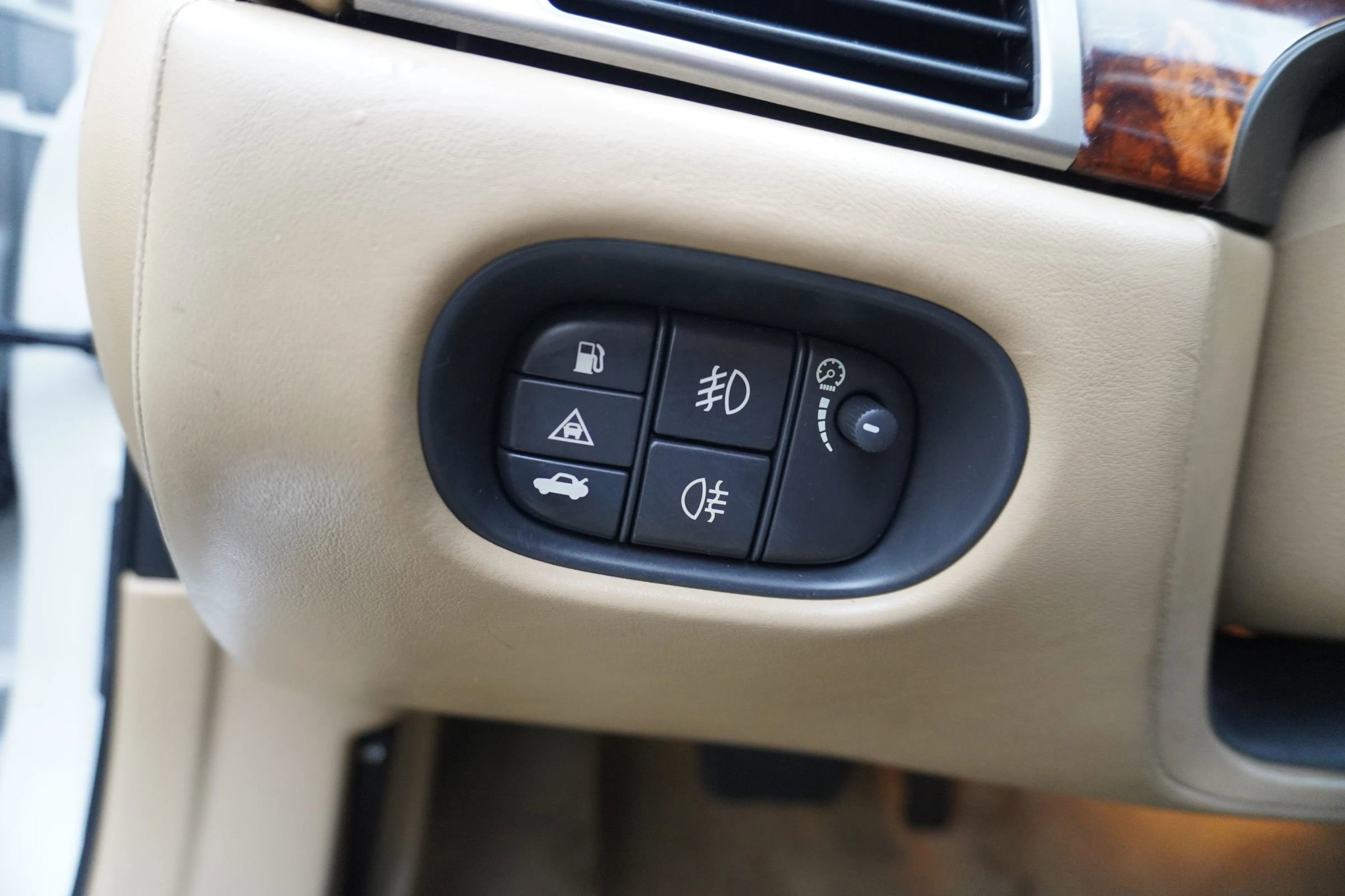 Used 2007 Jaguar XK Convertible image 21