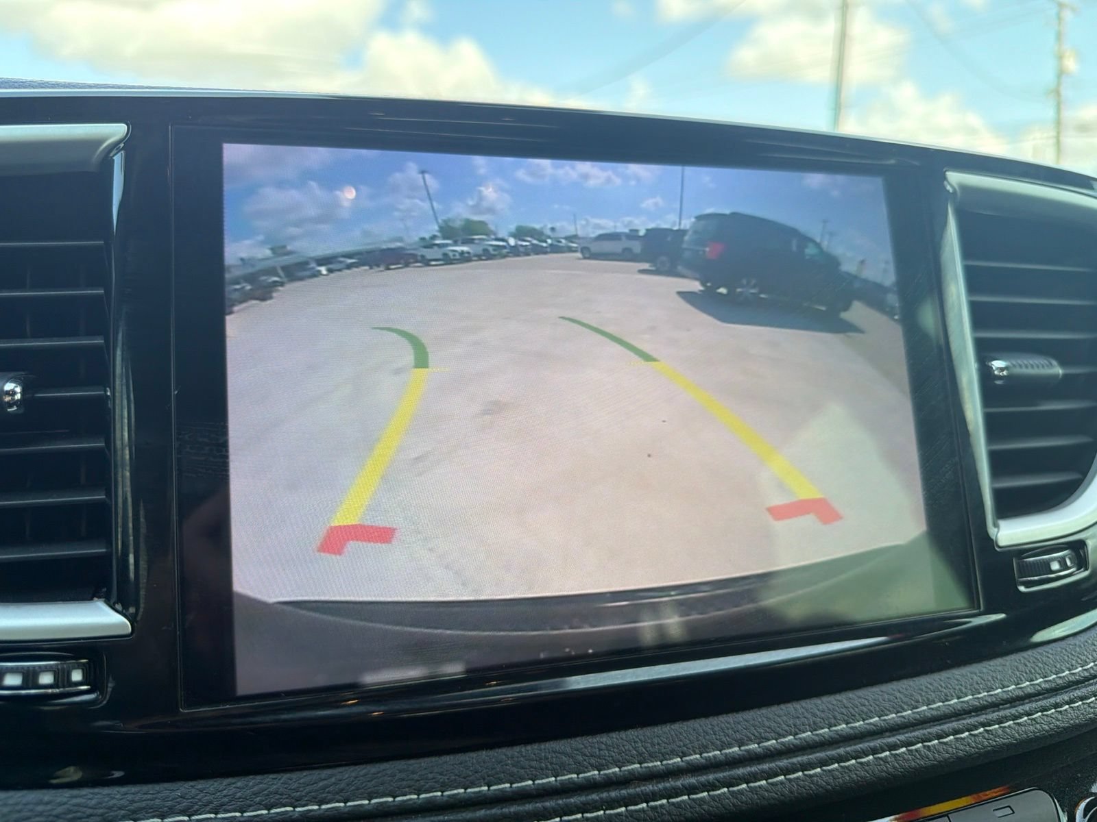 Used 2025 Chrysler Pacifica Select FWD image 27