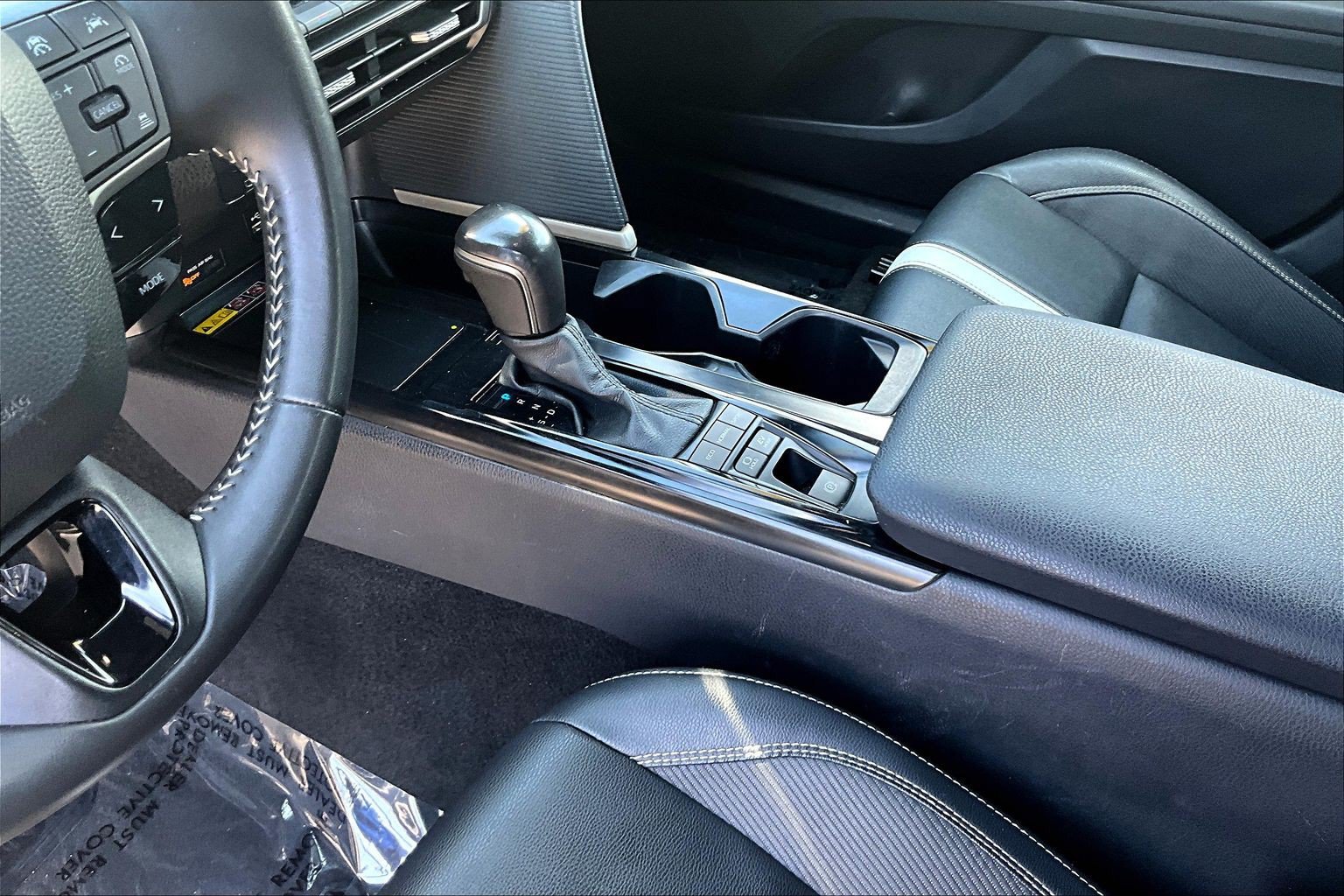 Used 2025 Toyota Camry SE FWD image 14