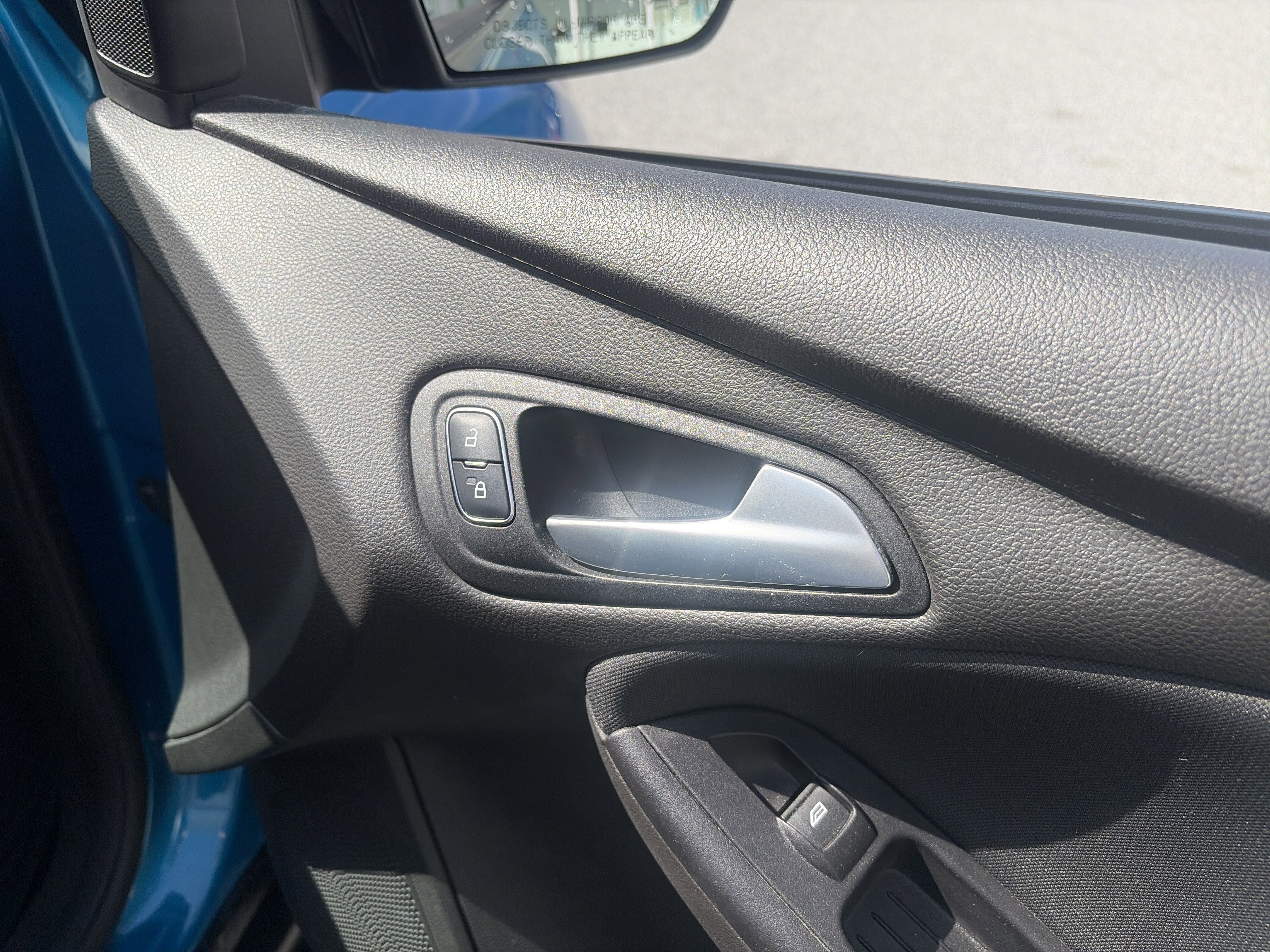 Used 2016 Ford Focus SE w/ SE Cold Weather Package FWD image 25