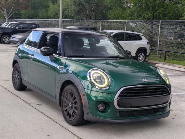 Used 2021 MINI Cooper 2-Door Hardtop w/ Driver Assistance Package FWD image 3