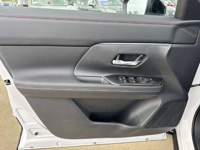 New 2027 Nissan Kicks SR FWD image 21