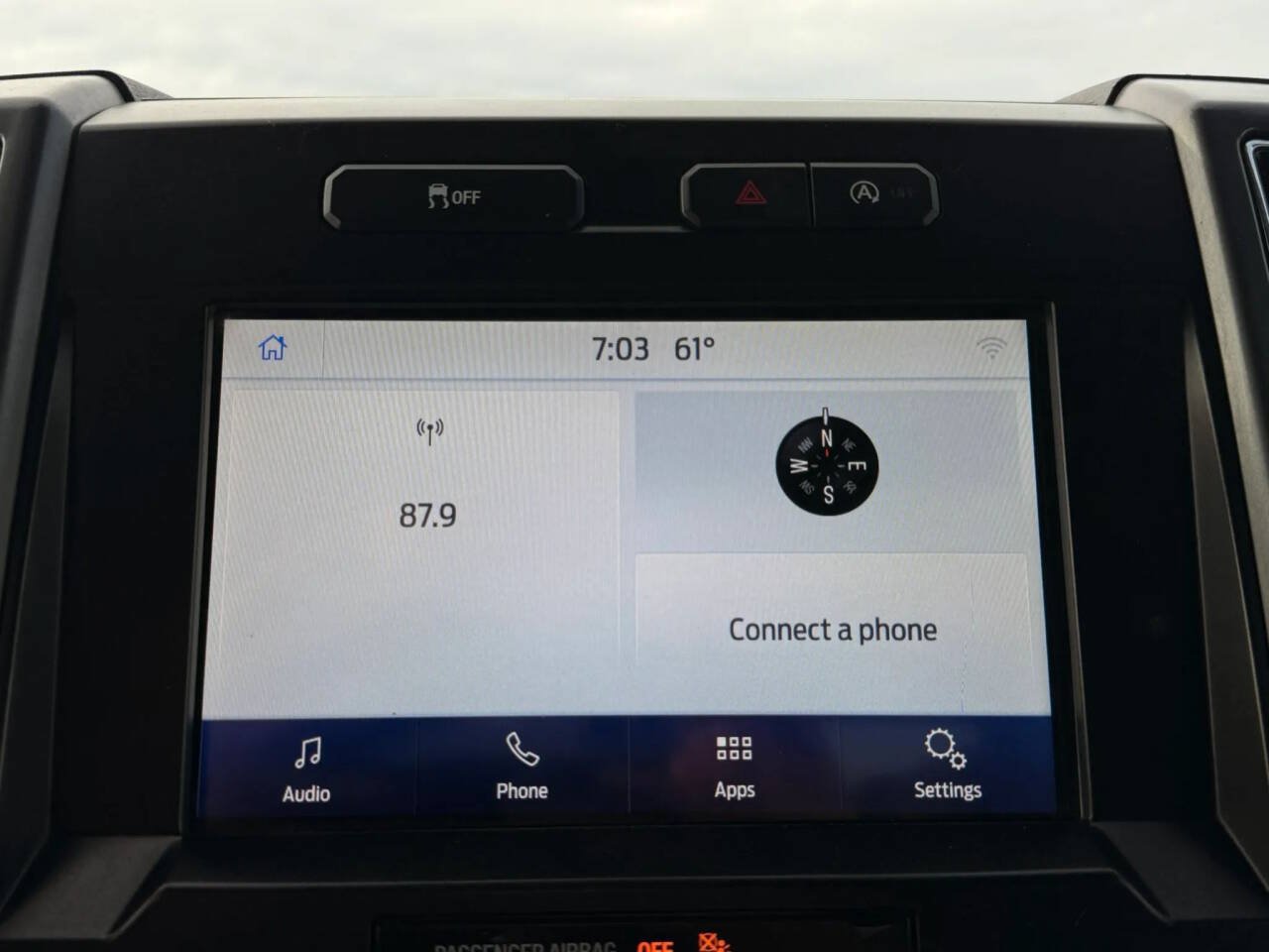 Used 2019 Ford F150 XLT w/ Equipment Group 302A Luxury AWD/4WD image 9