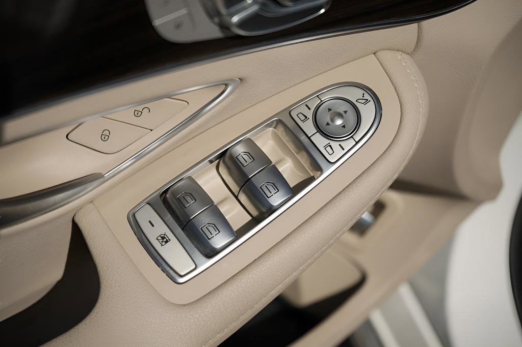 Used 2021 Mercedes-Benz C 300 4MATIC Sedan w/ Premium Package image 23