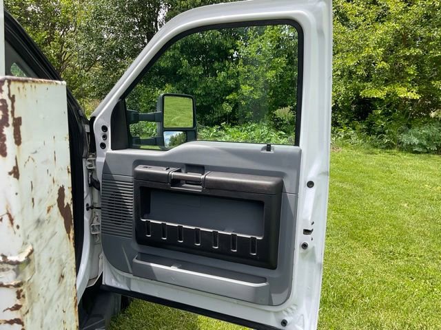 Used 2016 Ford F550 4x4 Regular Cab Super Duty image 19