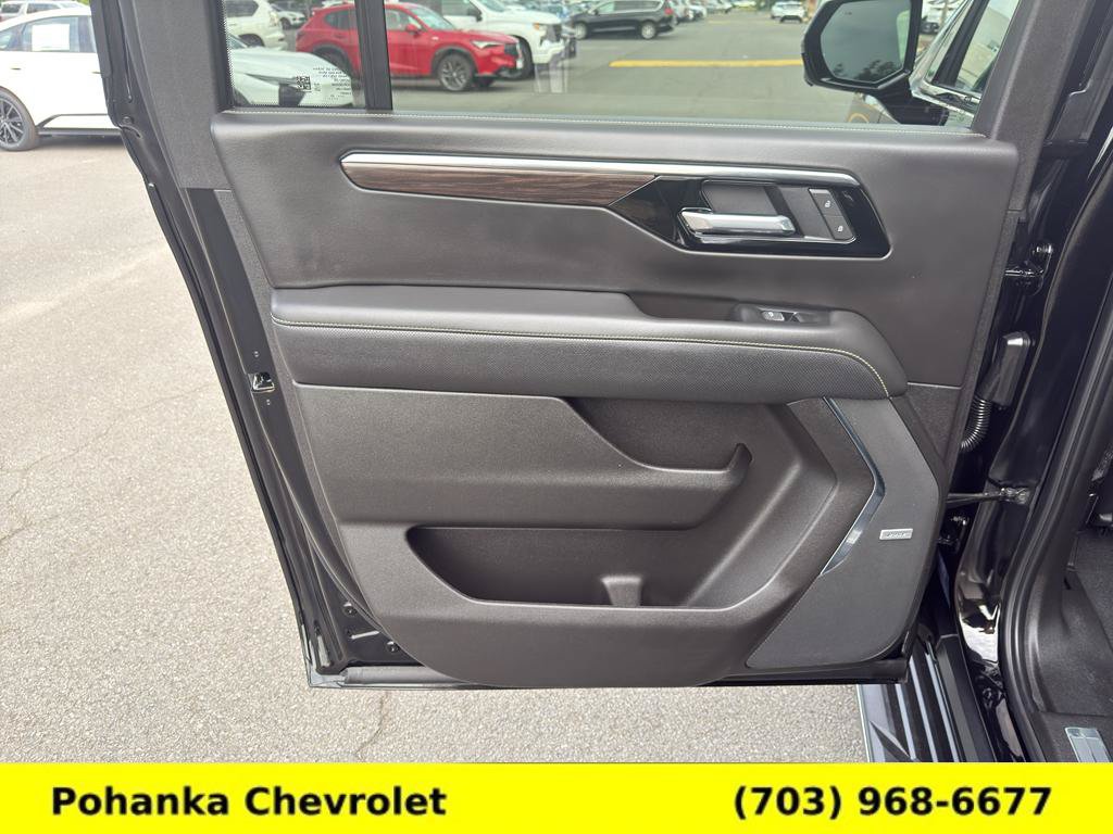 Certified 2025 Chevrolet Suburban Premier AWD/4WD image 22