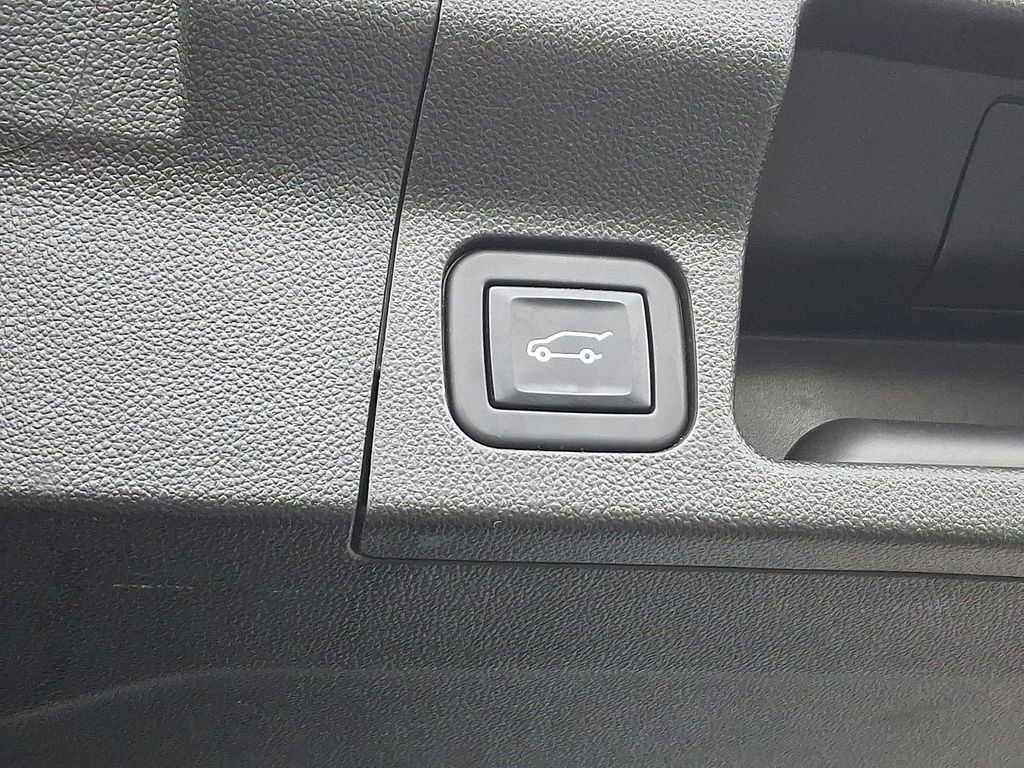 Used 2023 GMC Acadia SLE w/ Driver Convenience Package image 31