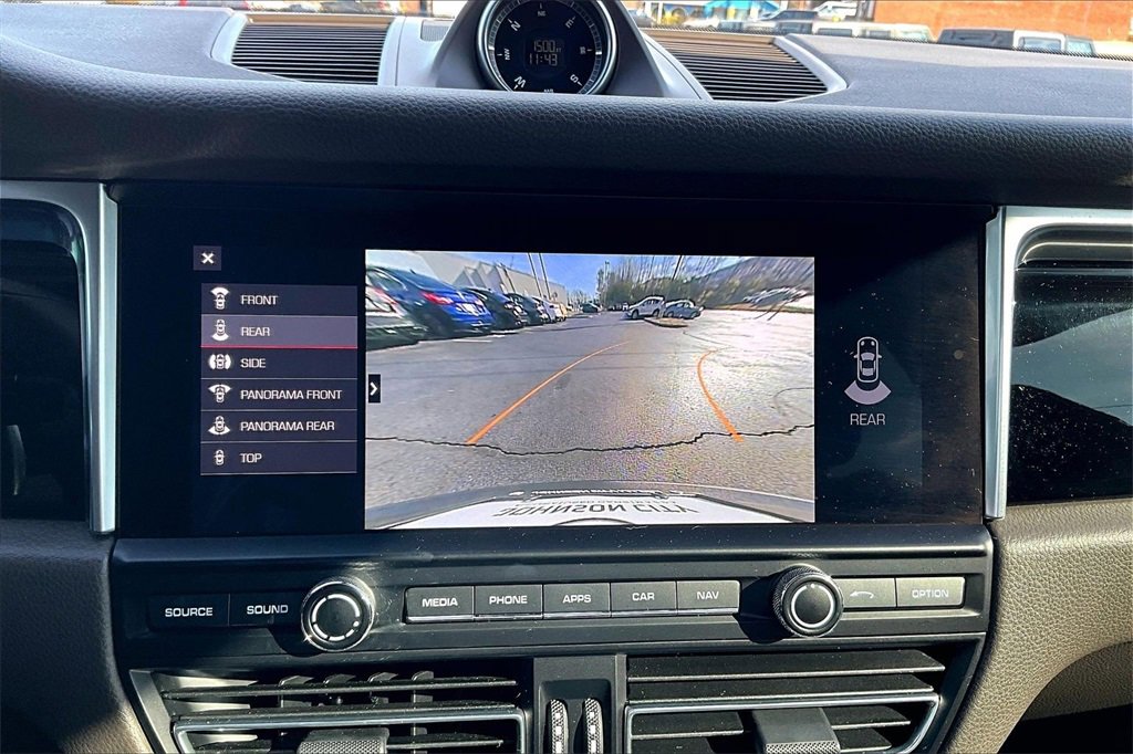 Used 2021 Porsche Macan image 21