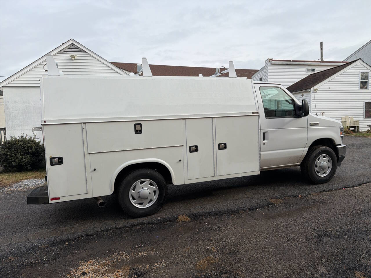 Used 2022 Ford E-350 and Econoline 350 Super Duty w/ Power Windows & Locks Group RWD image 11