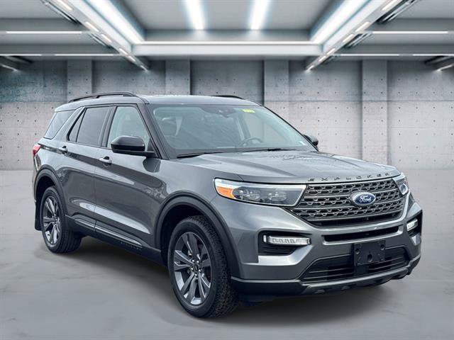 Certified 2023 Ford Explorer XLT w/ Equipment Group 202A AWD/4WD image 3