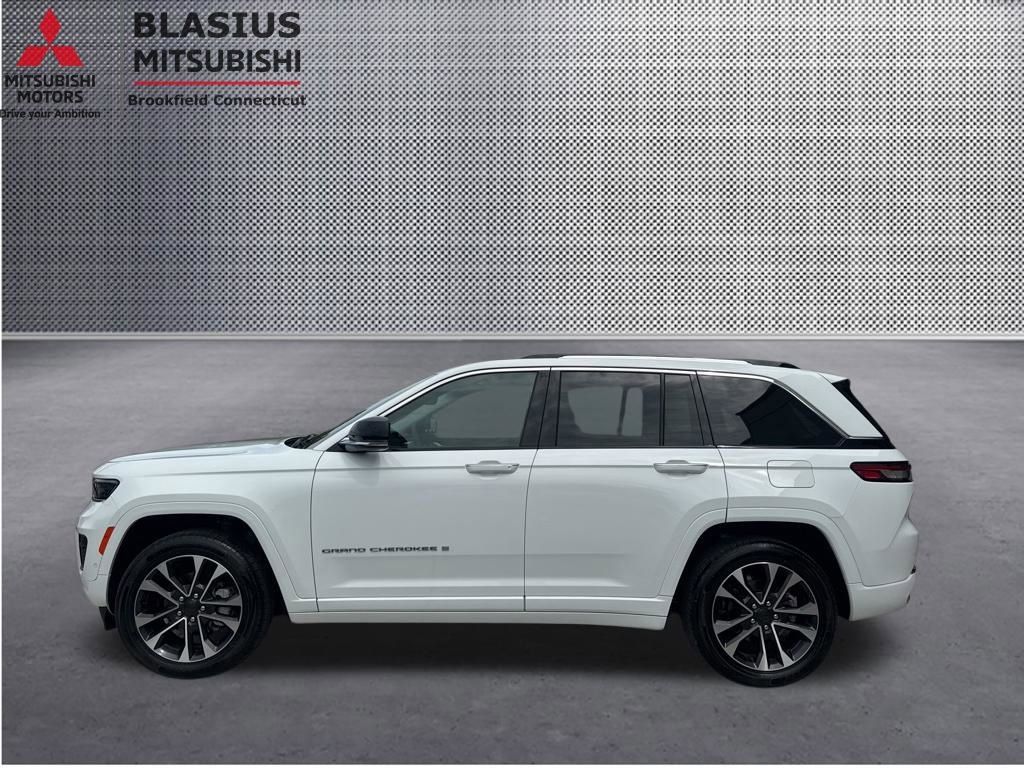 Used 2023 Jeep Grand Cherokee Overland AWD/4WD image 19