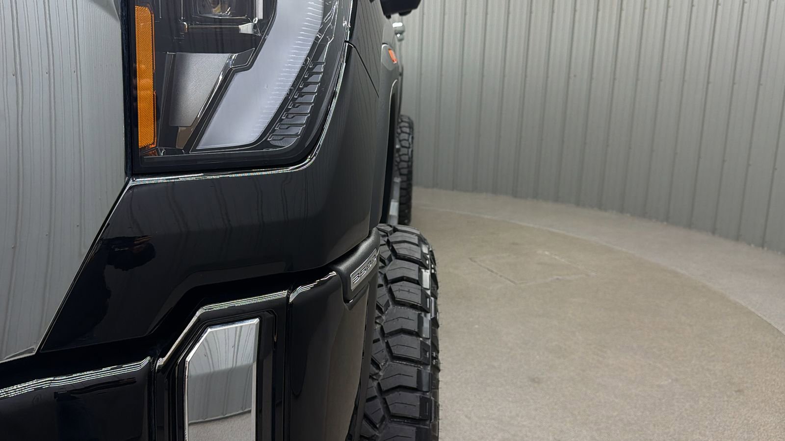 Used 2025 GMC Sierra 3500 Denali w/ Denali Reserve Package image 13