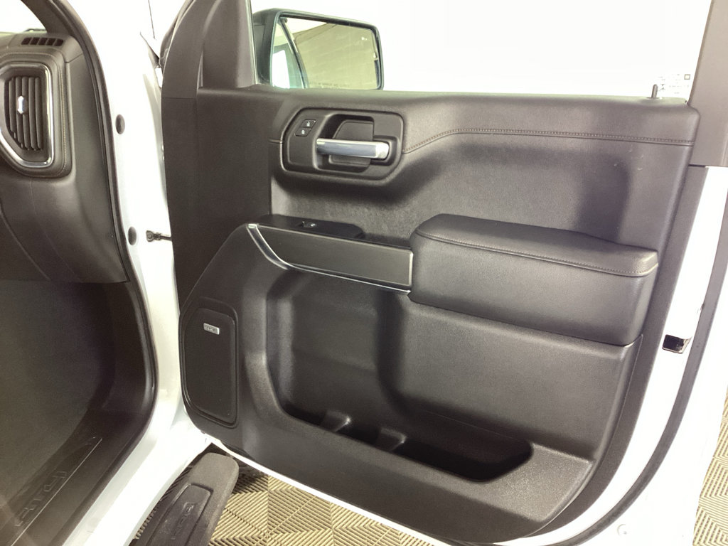 Used 2021 GMC Sierra 1500 AT4 w/ Technology Package AWD/4WD image 8