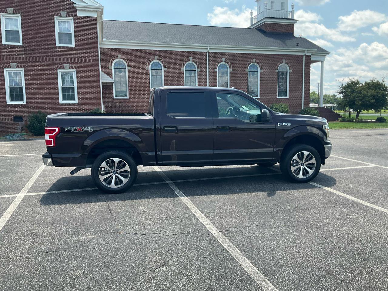 Used 2018 Ford F150 XLT w/ Trailer Tow Package AWD/4WD image 4