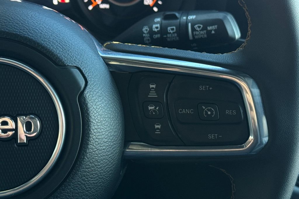 Used 2024 Jeep Wrangler Sahara image 28