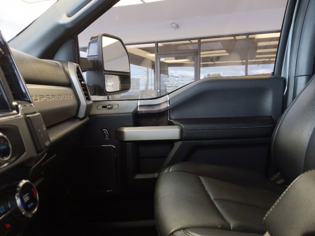 Used 2022 Ford F350 Lariat w/ Tremor Off-Road Package AWD/4WD image 26