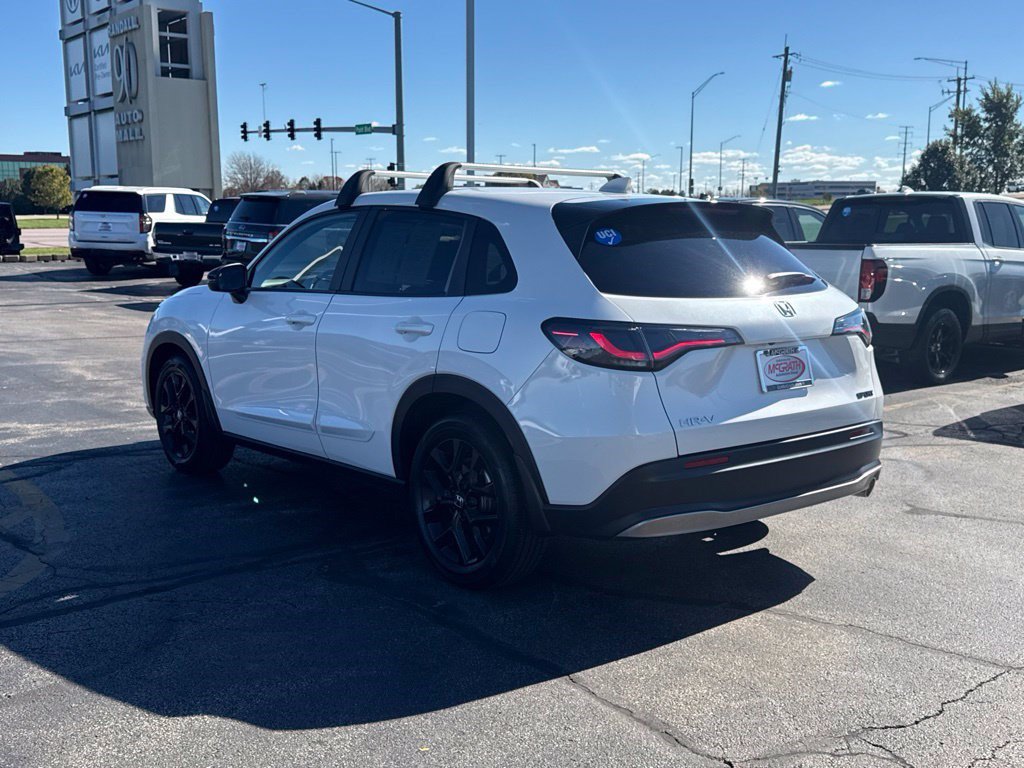 Certified 2025 Honda HR-V Sport image 9