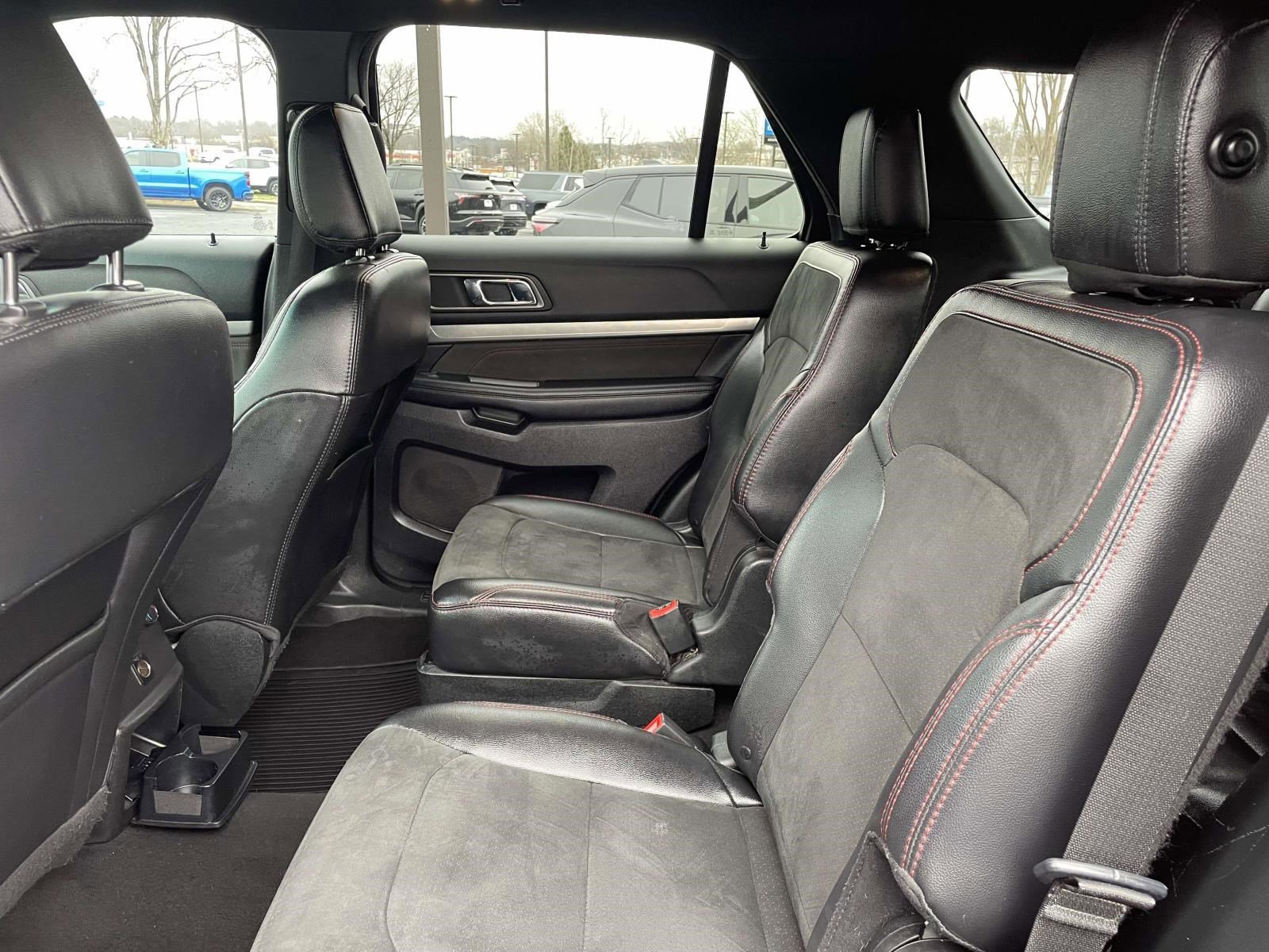 Used 2019 Ford Explorer XLT w/ Equipment Group 202A image 18