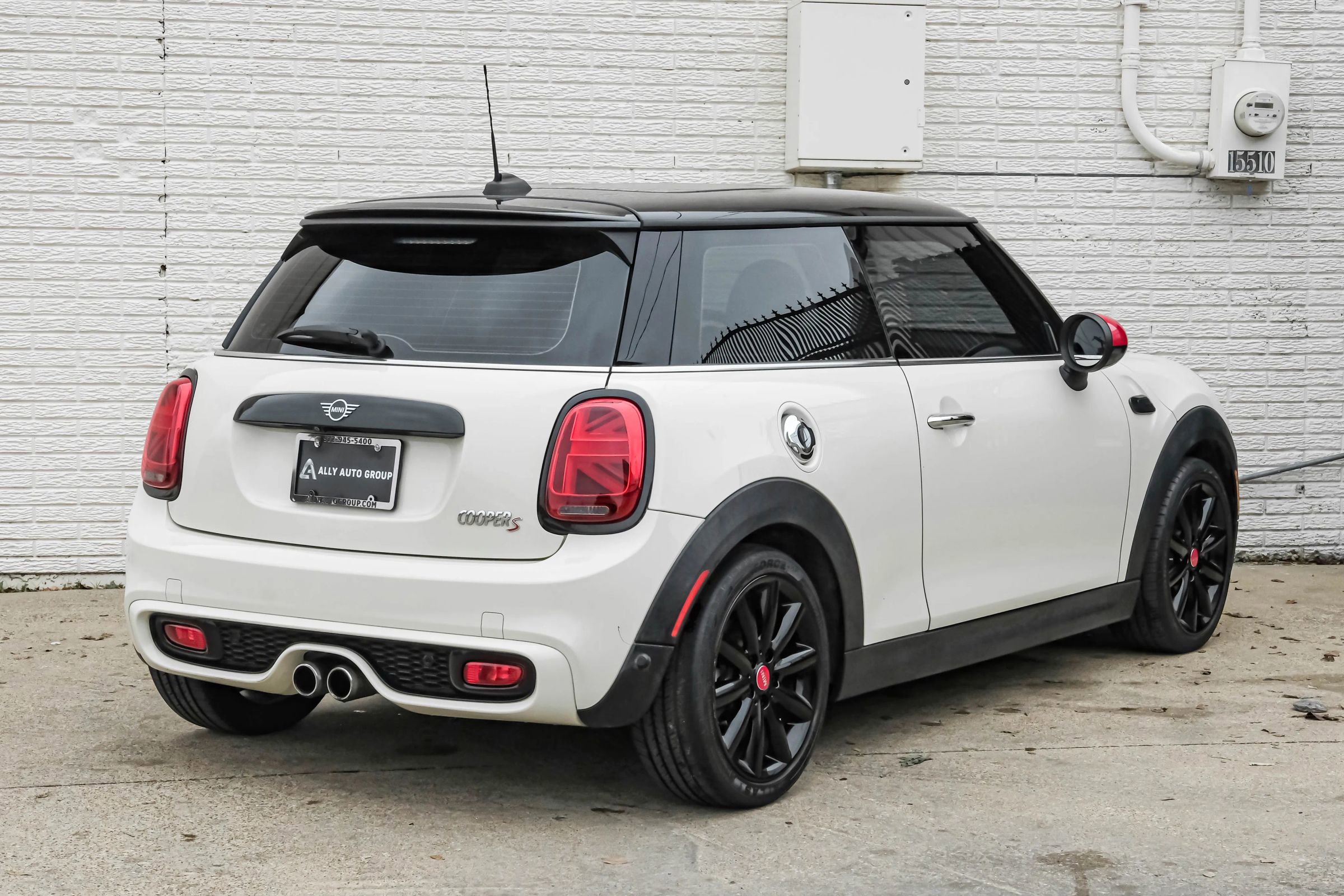 Used 2019 MINI Cooper S w/ Premium Package image 8