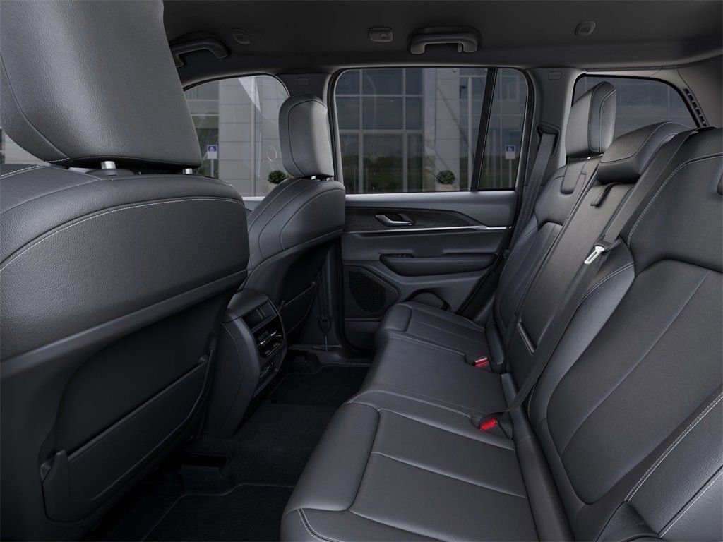 New 2025 Jeep Grand Cherokee Limited image 23