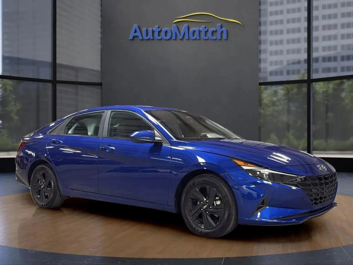 Used 2023 Hyundai Elantra SEL image 13