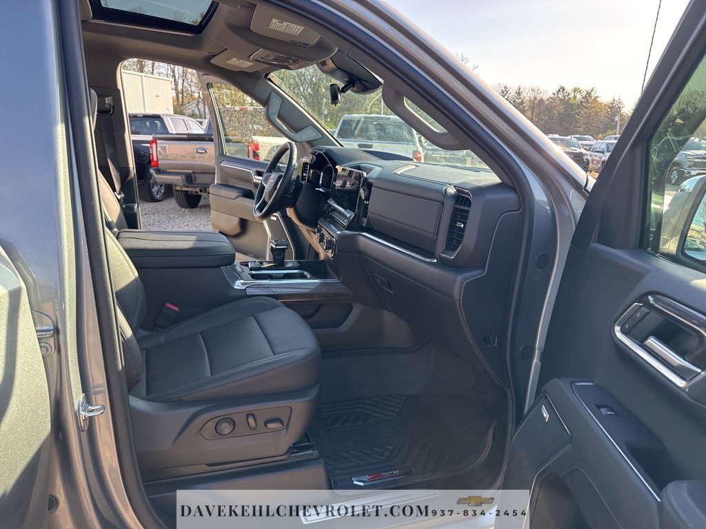 Certified 2025 Chevrolet Silverado 1500 LTZ AWD/4WD image 28