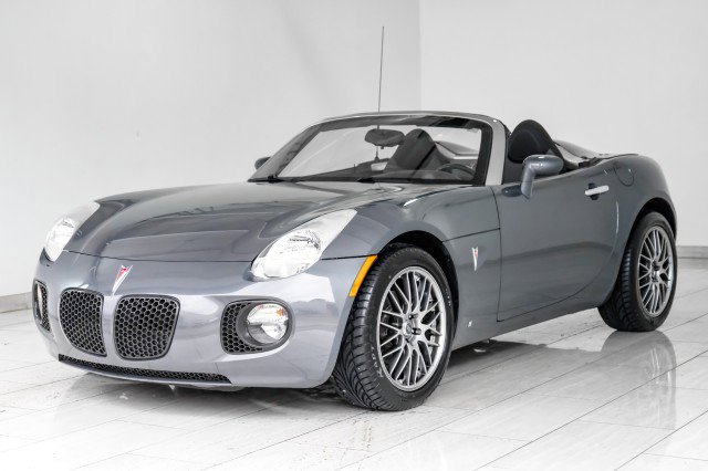 Used 2009 Pontiac Solstice GXP RWD image 4