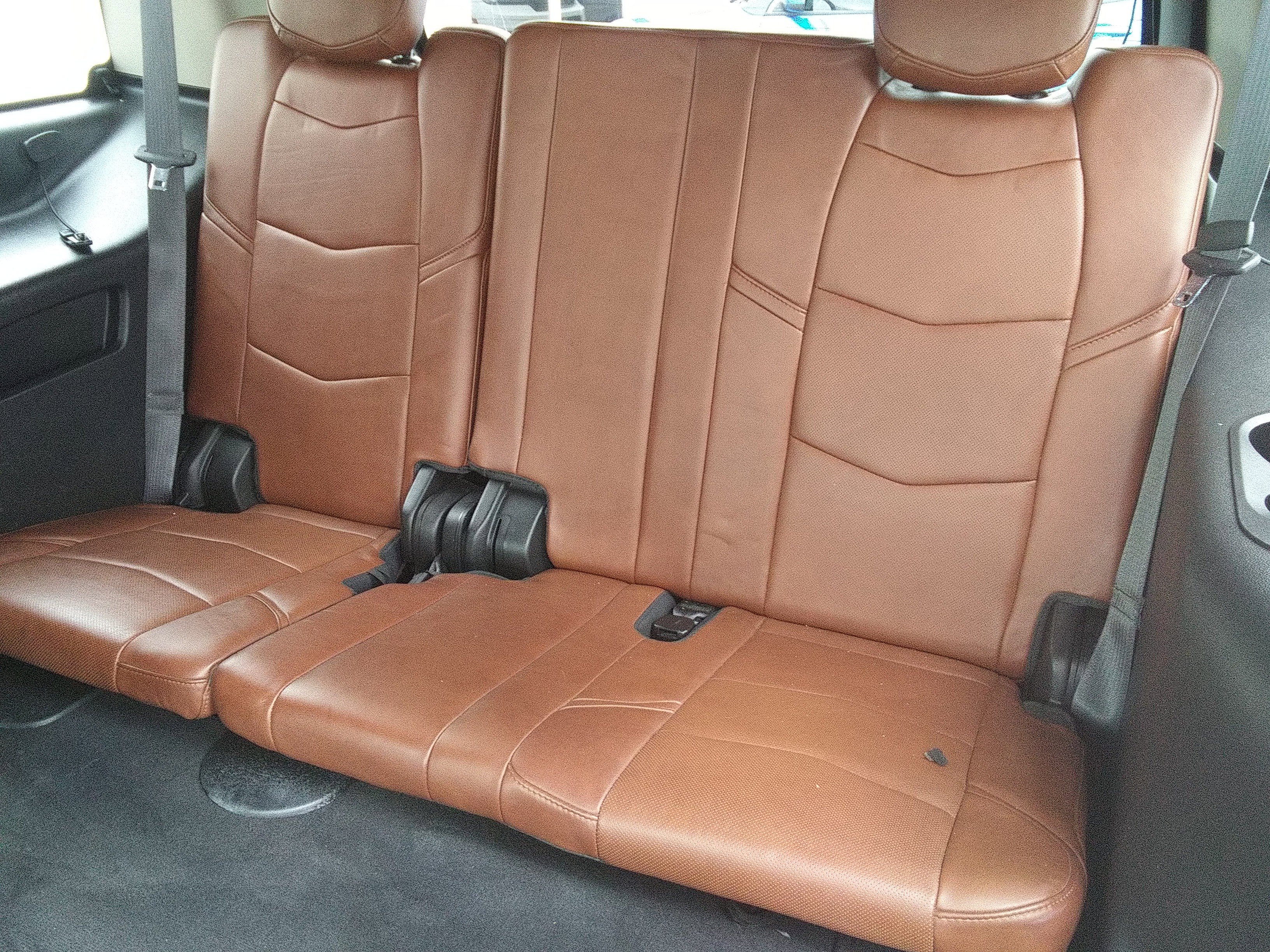 Used 2015 Cadillac Escalade Premium AWD/4WD image 13