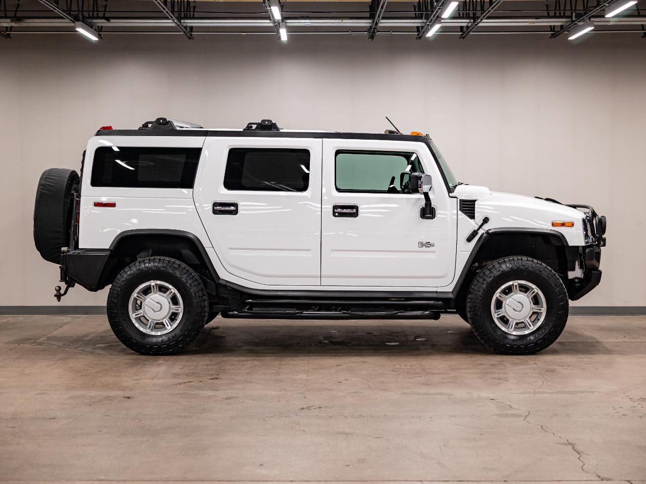 Used 2003 HUMMER H2 w/ Preferred Equipment Group image 17