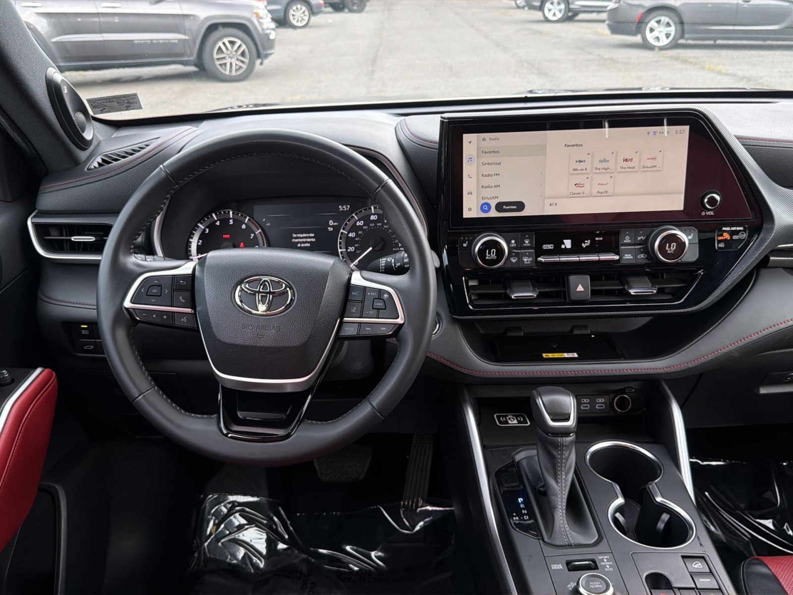 Used 2023 Toyota Highlander XSE AWD/4WD image 16