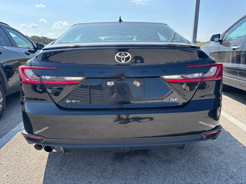 Used 2025 Toyota Camry SE FWD image 6
