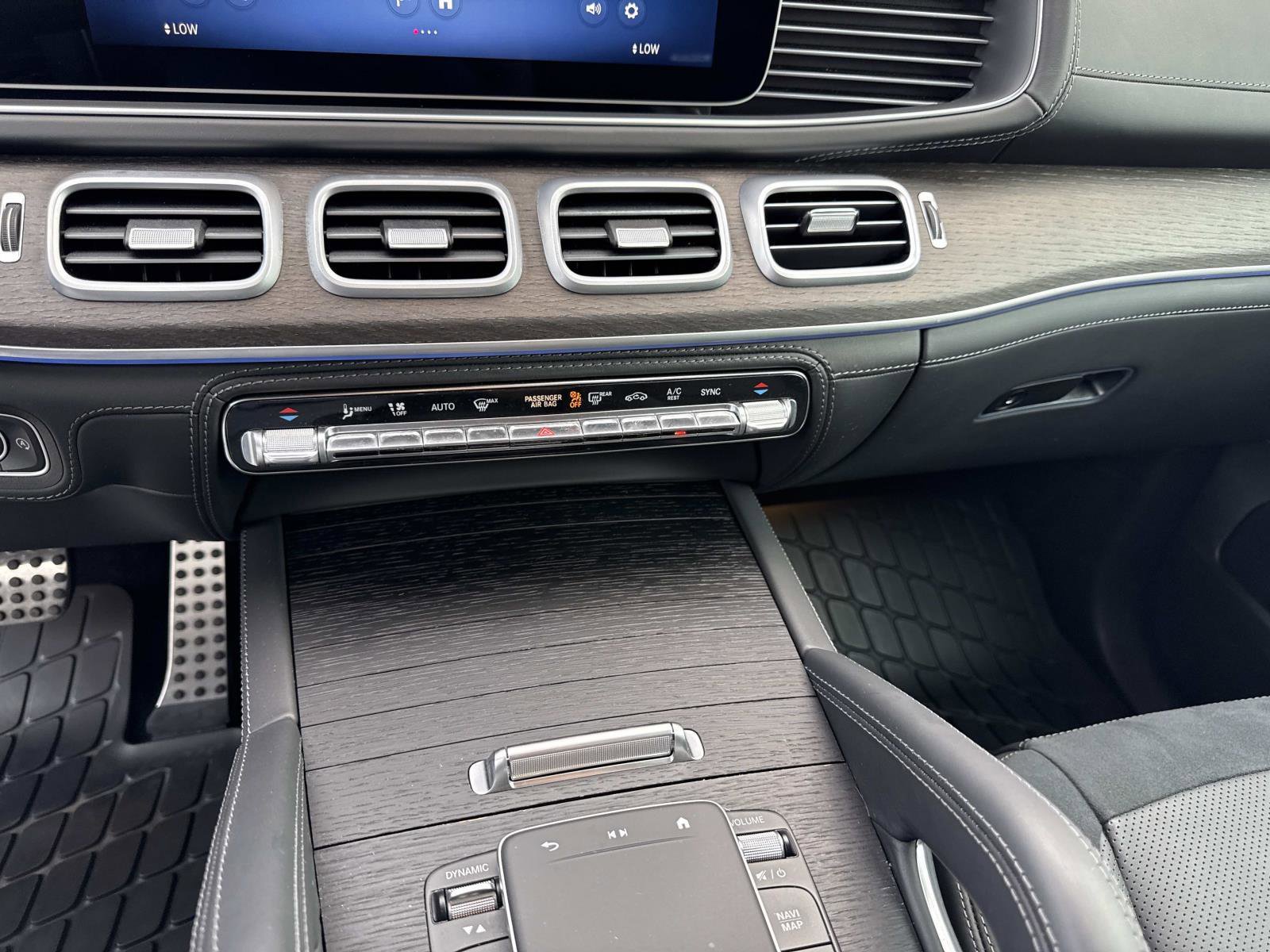 Certified 2024 Mercedes-Benz GLE 53 AMG 4MATIC image 25