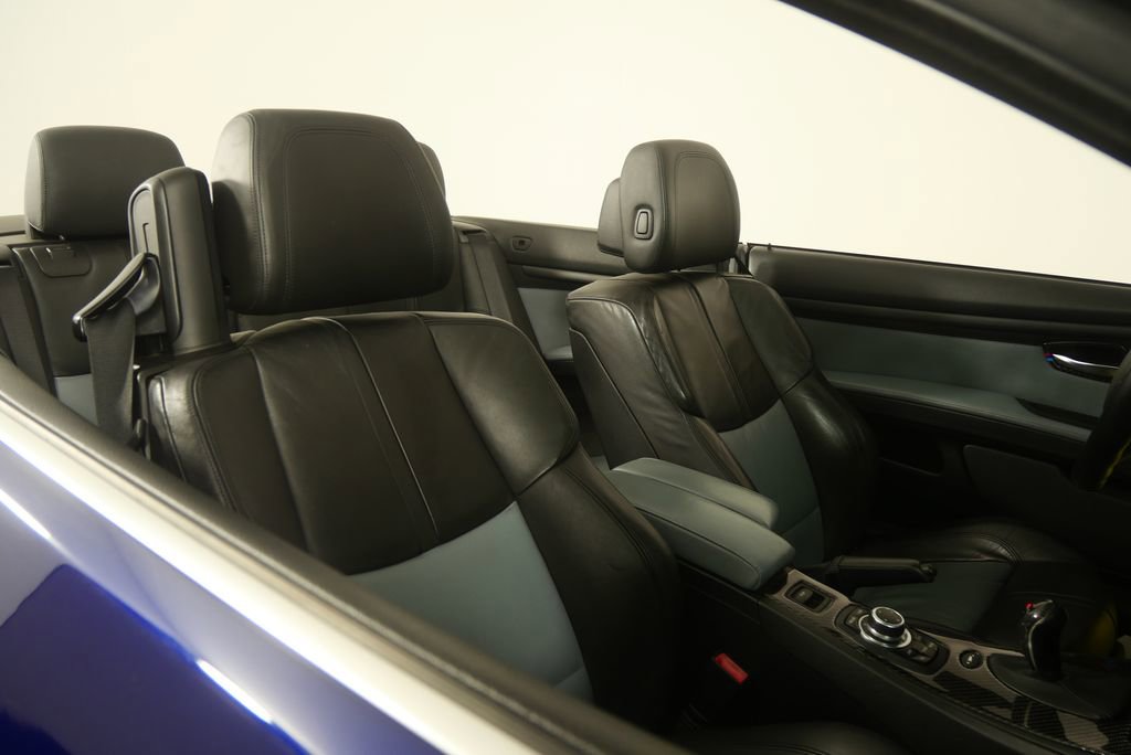 Used 2013 BMW M3 Convertible image 3