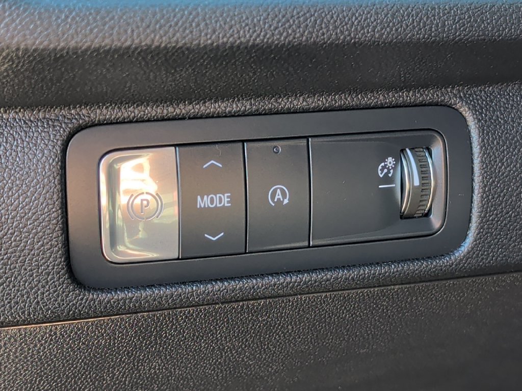 Used 2026 Chevrolet Traverse RS w/ LPO, Floor Liner Package FWD image 14