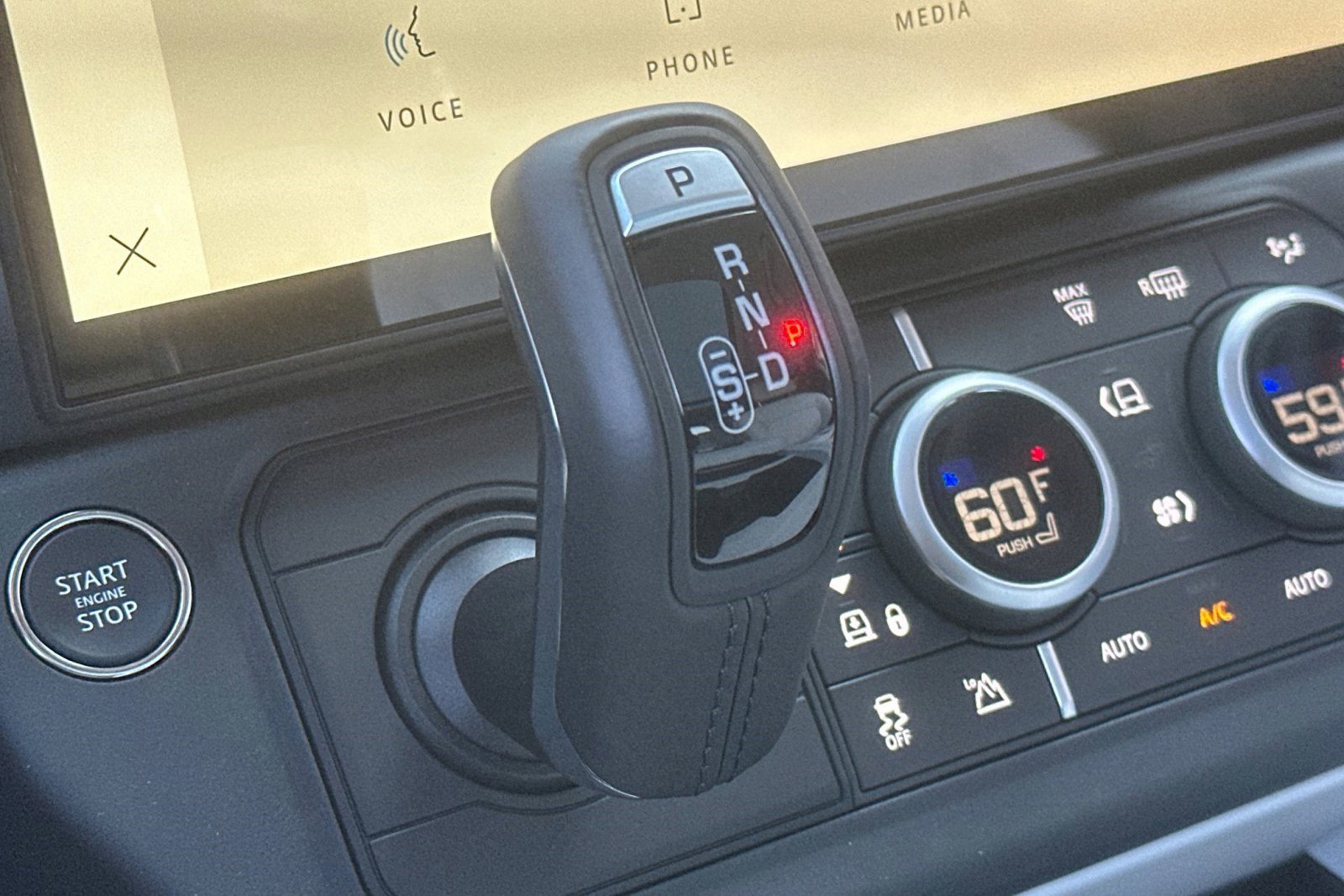 New 2026 Land Rover Defender 110 X-Dynamic SE image 22