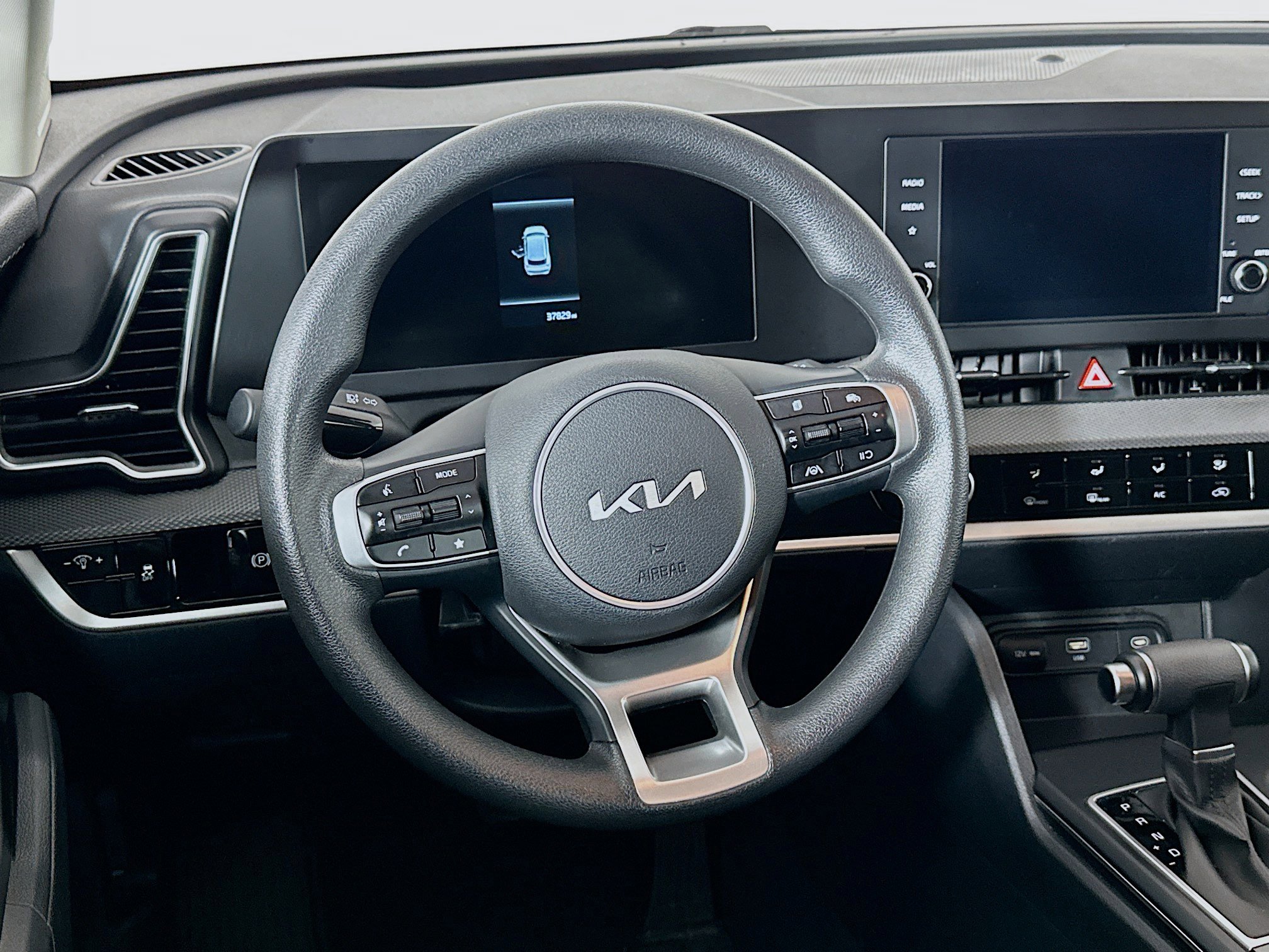 Used 2025 Kia Sportage LX image 18