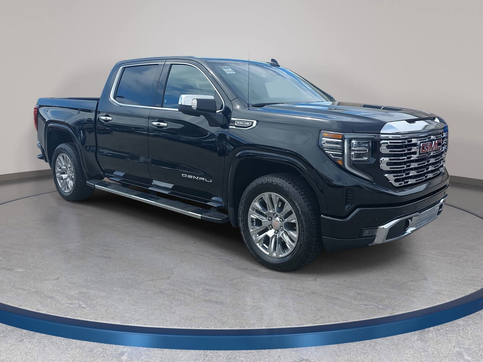 Used 2025 GMC Sierra 1500 Denali w/ Technology Package AWD/4WD image 3